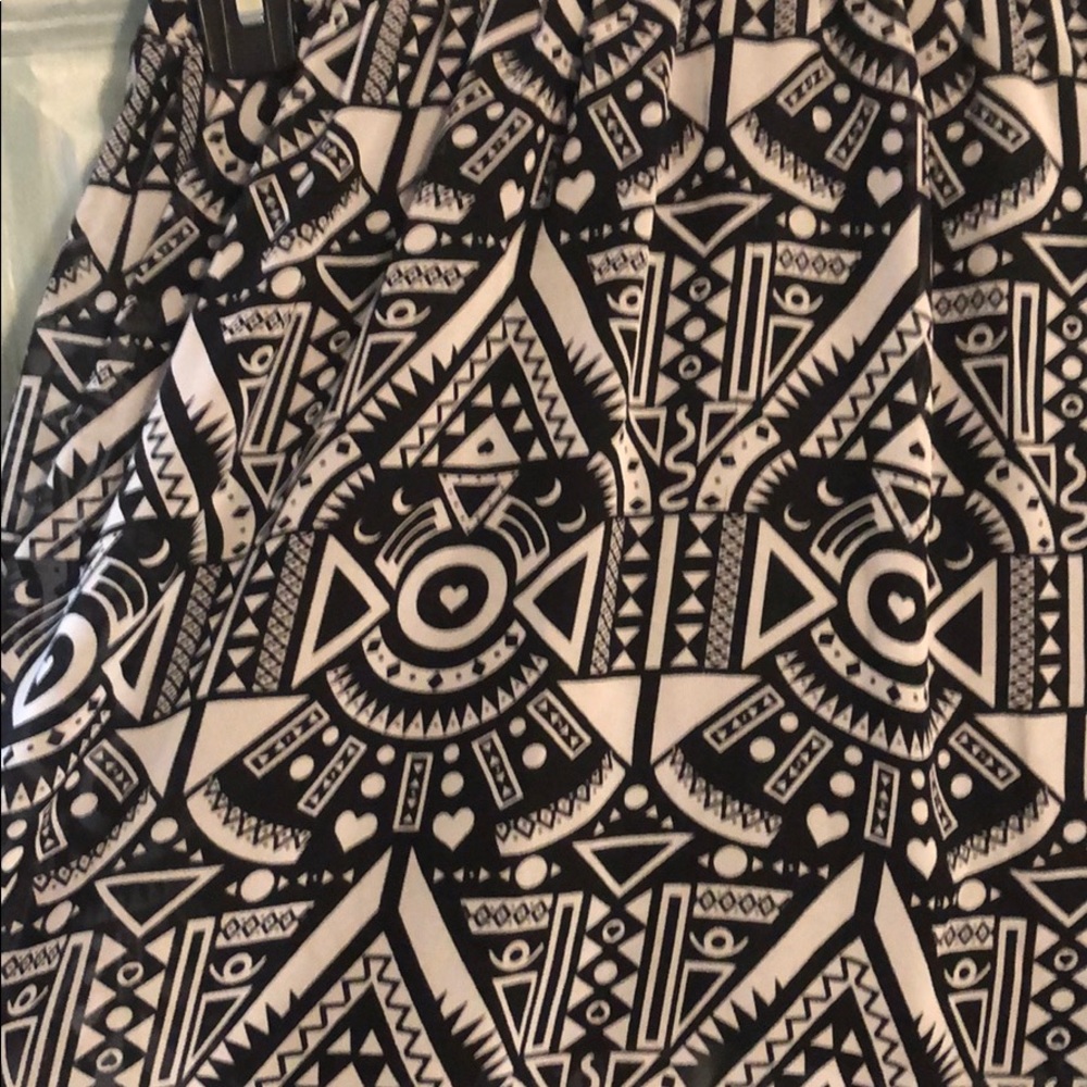 H&M High-Low Skirt - Picture 2 of 4